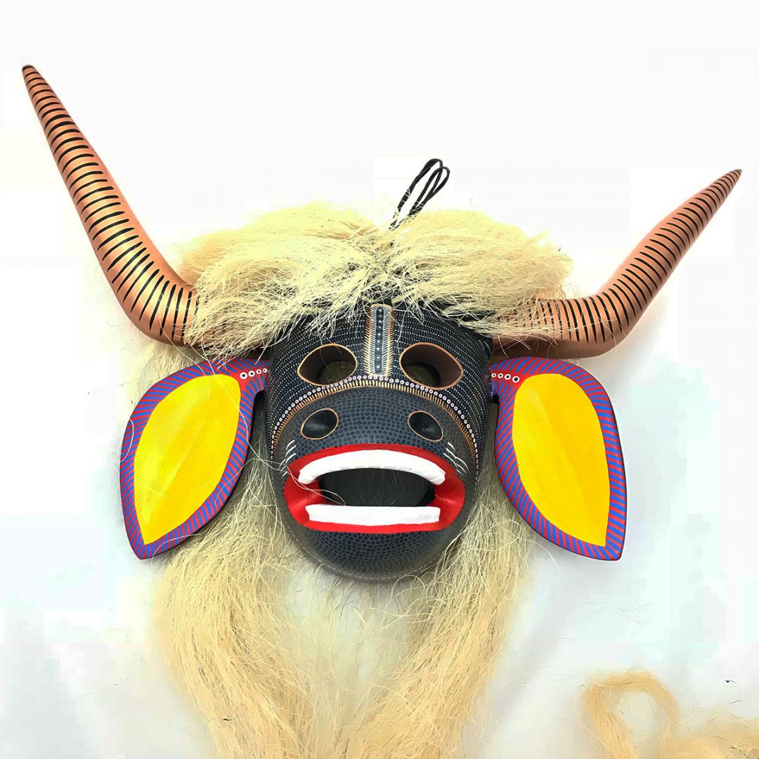 Abad Xuana Large Cow Mask