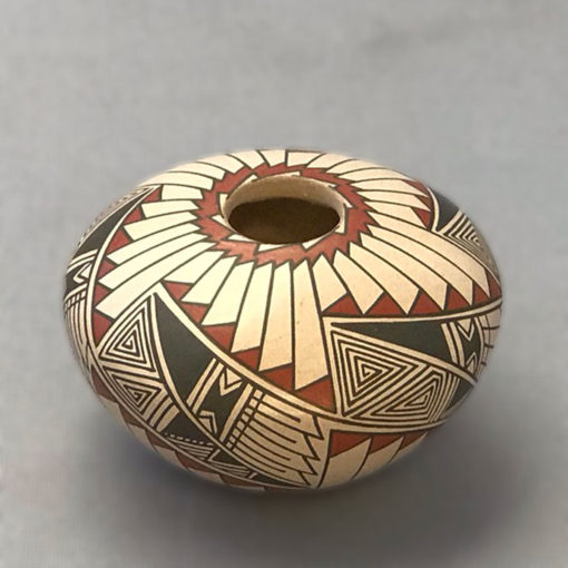 Blanca Quezada Blanca Quezada: Small Round Feathered Pot Mata Ortiz Pottery